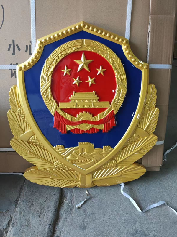 正品警徽的制作标准：与仿品的核心差异